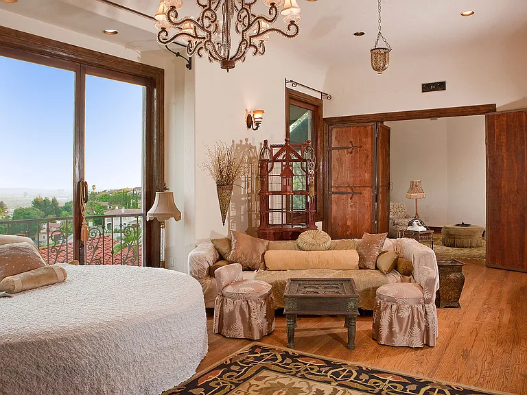 6925 Los Tilos Rd — Photo 29