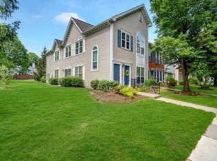 32 Amethyst Way #1302, Franklin Park, NJ 08823