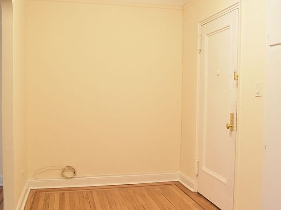 5th image of 2147 E 17th St APT 1b