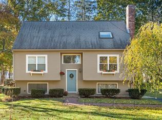 3 Lovers Ln, Medway, MA 02053