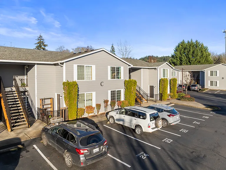Clark Ave Apartments — Photo 20