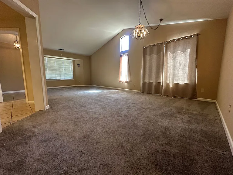 1532 Wawona St — Photo 3