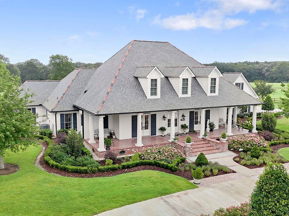 1st image of 90103 Basil Ln