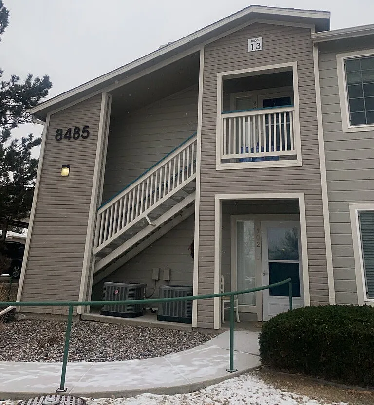 3 bed, 2.0 bath, 1291 sqft, $2,100 — Photo 1