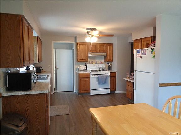 3rd image of 92 Santin Dr