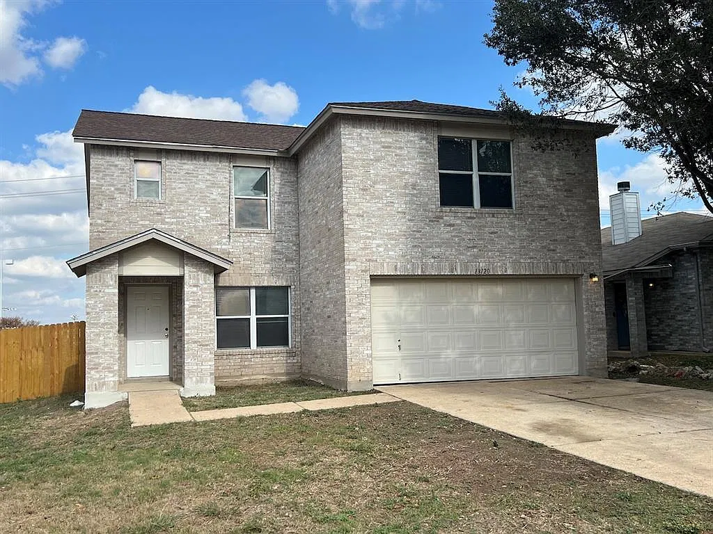 3 bed, 2.5 bath, 2345 sqft, $1,895 — Photo 1
