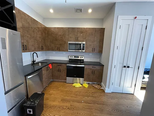 Rented by Delmark Realty LLC | media 9