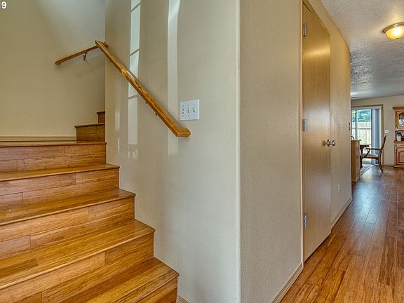 4th image of 8600 NE 25th Cir