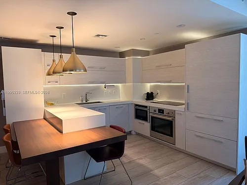 45 SW 9th St #1401 Photo 1