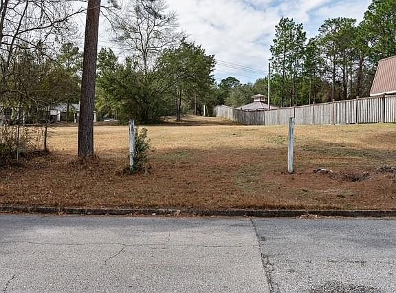 5th image of 6721 Carnegie St