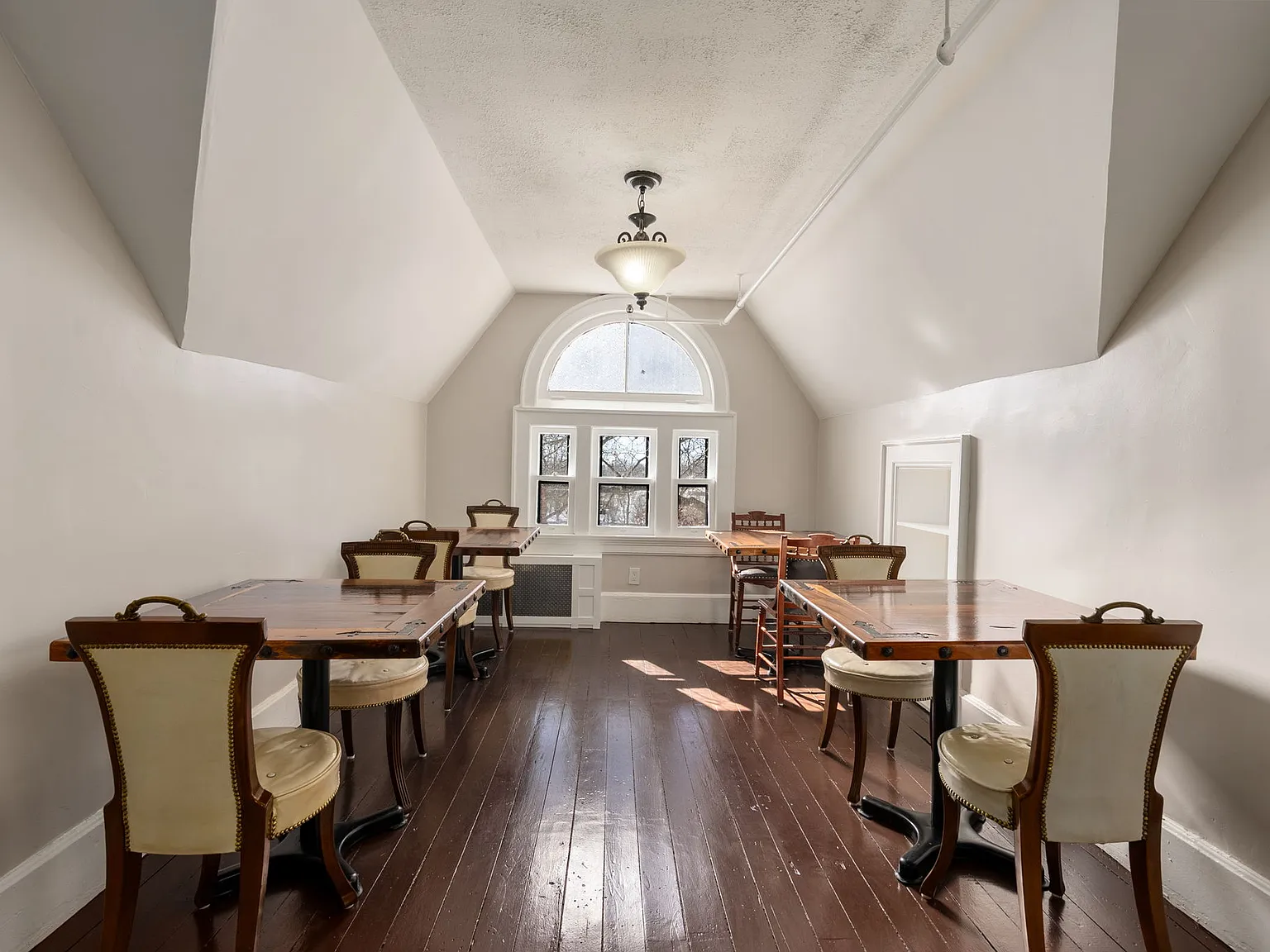 1 bed, 155 sqft, $1,600 — Photo 4
