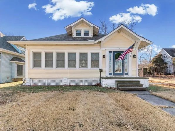 612 E 5th St, Cameron, MO 64429