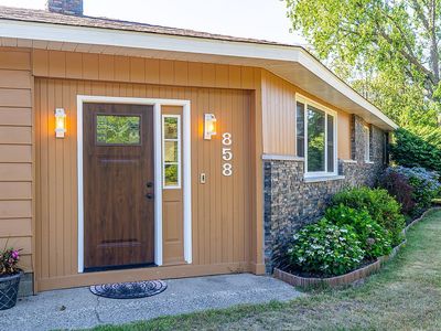 858 Winslow Ct, Norton Shores, MI, 49441