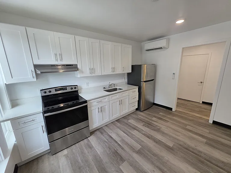 415 Olo St 1stflr 1b/1b Renovated Churchparish! Petsok Laundry! Prkg! — Photo 3