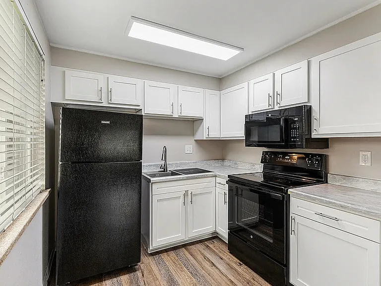 1150 S Allison St — Photo 4