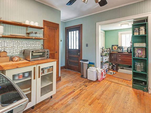 5th image of 392 Sulphur Springs Rd
