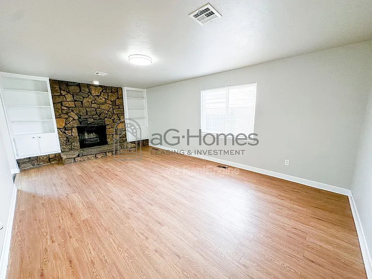 730 Arlington Dr — Photo 5