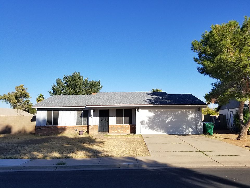 1st image of 1327 S Rose