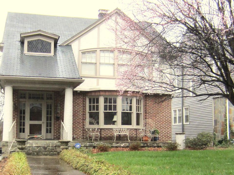 1st image of 128 College Ave