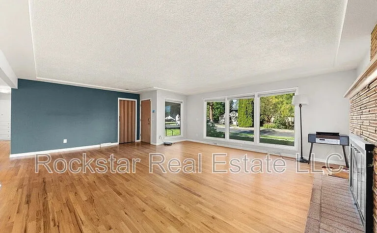 1110 E 28th Ave — Photo 28