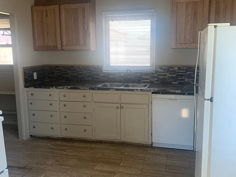 3902 Laramie St — Photo 8