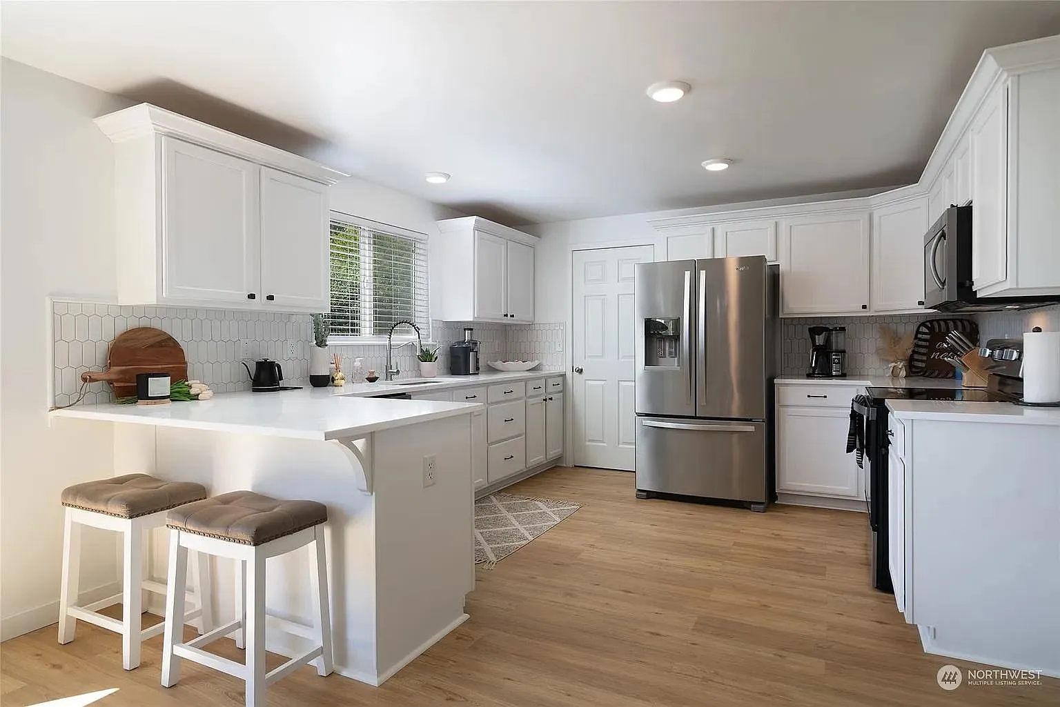 3 bed, 1500 sqft, $3,700 — Photo 4