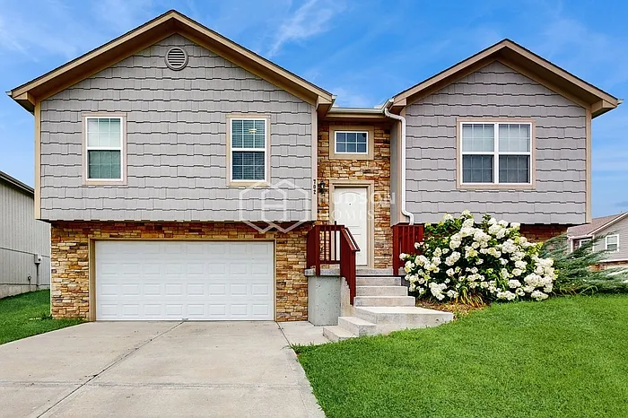 4 bed, 3.0 bath, 1909 sqft, $2,410 — Photo 1