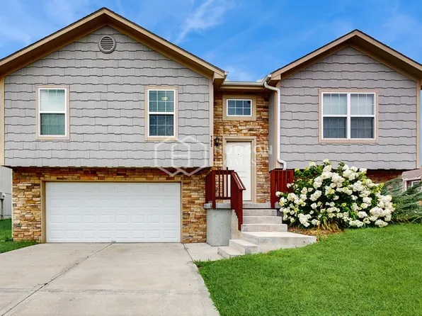 702 Charles Cir, Belton, MO 64012