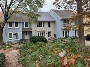 2016 Chadds Ford Dr, Reston, VA 20191