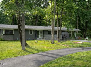 18 W Skyview Dr, Cohoes, NY 12047