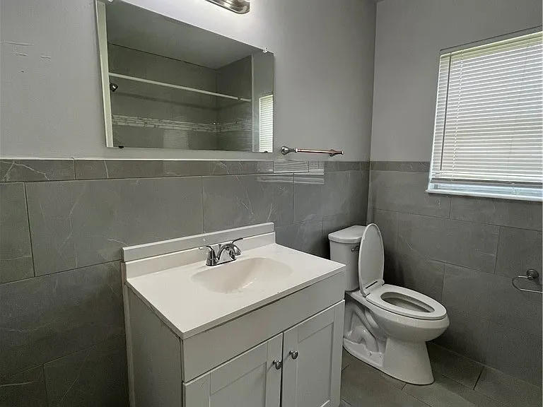 2031 Maravilla Cir — Photo 14