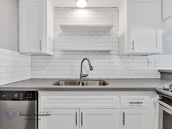 3rd image of 1901 Carnegie Ln APT 6