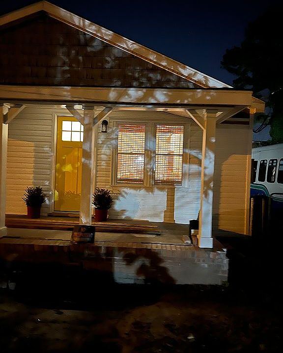 1st image of 2619 Roanoke Ave