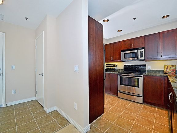 2nd image of 427 9th Ave Unit 1103
