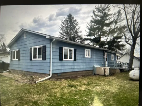 218 W Bluff St, Cassville, WI 53806