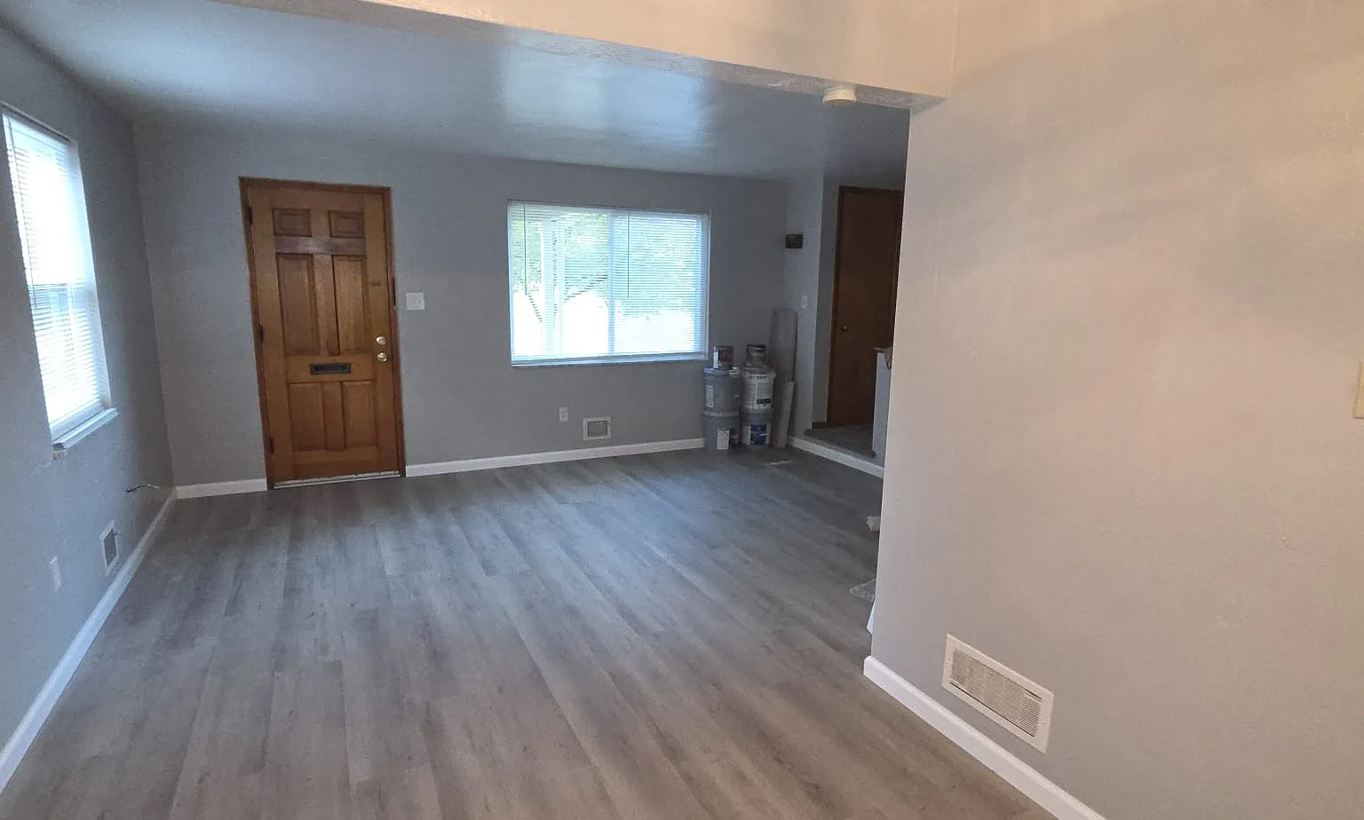 2 bed, 1000 sqft, $1,050 — Photo 2