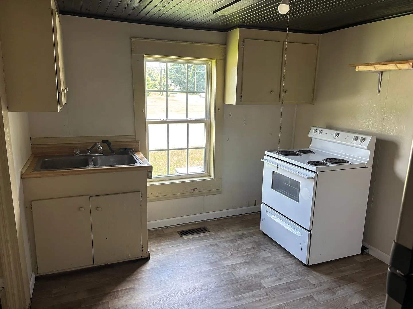 1bd/1ba Apt in Leesville, SC — Photo 2