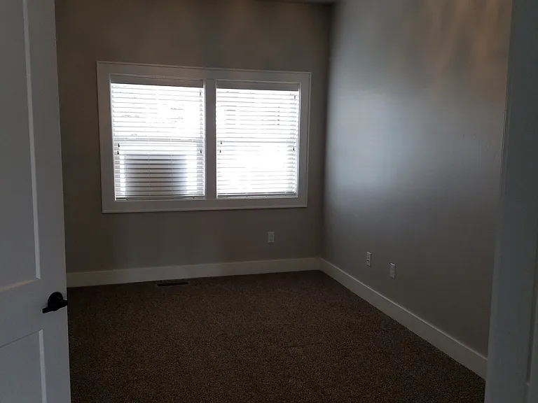 4673 W Temple Dr — Photo 13