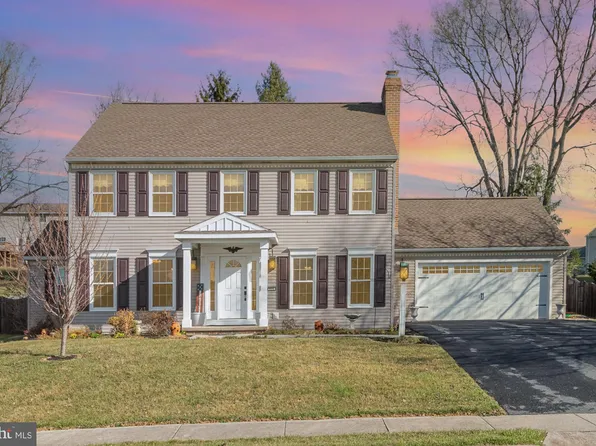 876 Hawthorne Ave, Mechanicsburg, PA 17055