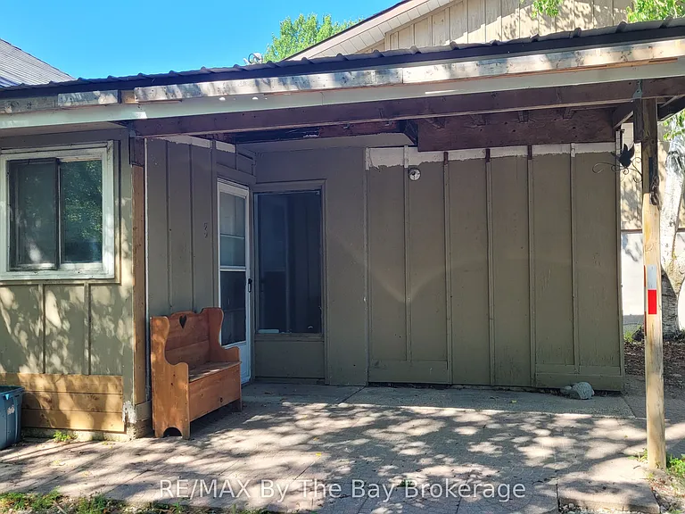 835 Mosley St #3 — Photo 1