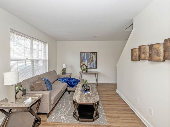 Lincoln Square Apartments | 502 W Main St, Danville, IN