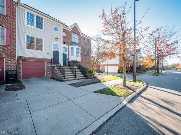 8324 Chester Pkwy, Cleveland, OH 44103