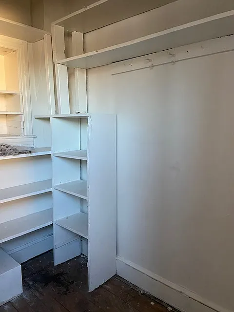 Building Photo - 409 N George St #1