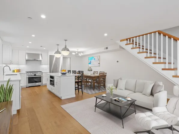 386 Windsor St #1, Cambridge, MA 02141