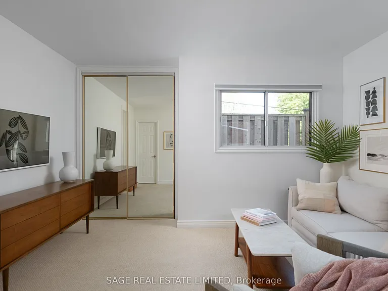 162 John St — Photo 12