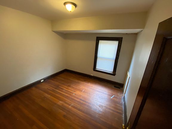 3rd image of 2048 W 98th St APT 2