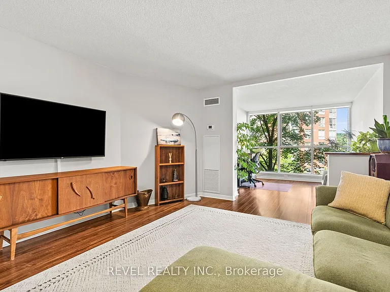 20 Southport St #302 — Photo 2
