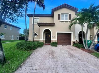 22201 SW 88th Path, Cutler Bay, FL 33190