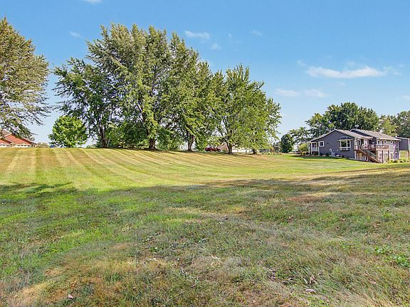 4th image of 2027-2029 Highland Cir W