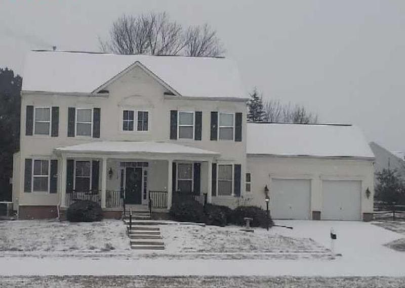 1st image of 135 Crossgate Dr